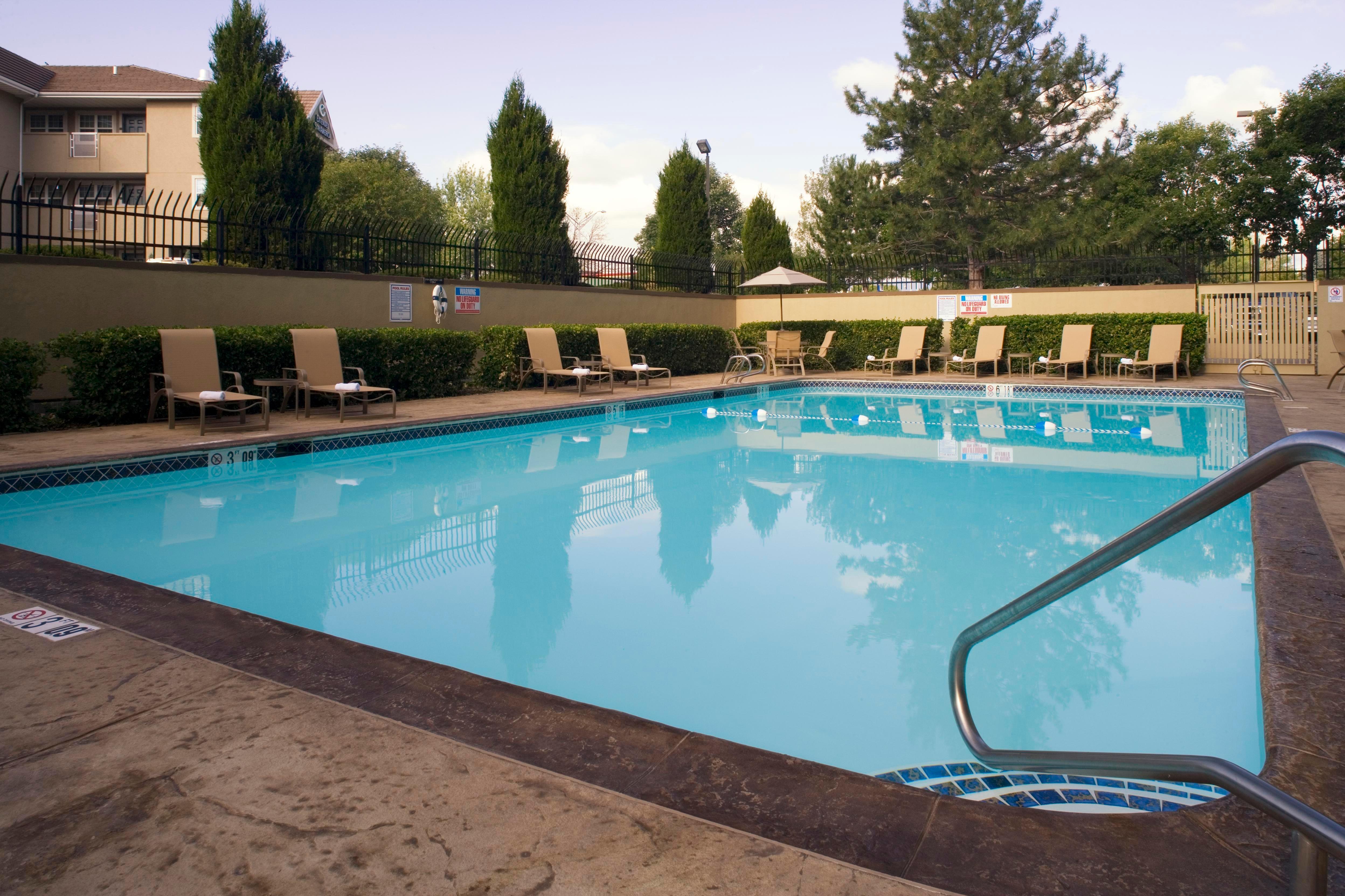 Holiday Inn Denver Lakewood By Ihg Exterior foto
